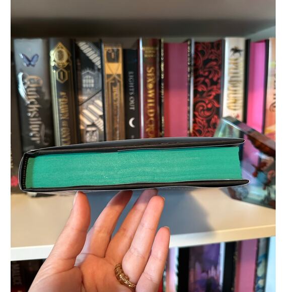 Barnes & Noble Signed Edition Alchemy Of Secrets Stephanie Garber - Picture 7 of 8